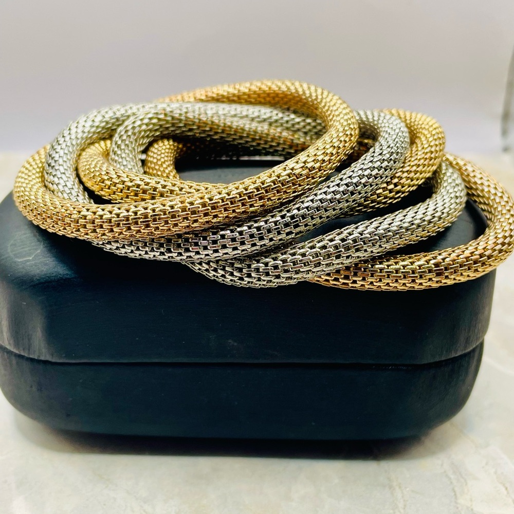 Gold Tone and Silver Tone Set of 5 Mesh Stretch Bracelets. Size 6 to 7 inches